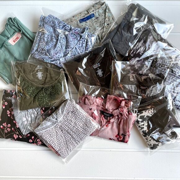 Plus Size Lot Great Resellers Lot - 13 Women’s Sleeveless Tank Tops XL - 2X - Picture 2 of 13